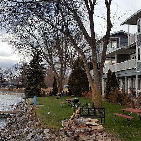 Snug Harbor Inn Sturgeon Bay Extérieur photo