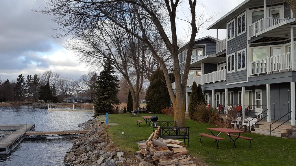 Snug Harbor Inn Sturgeon Bay Extérieur photo
