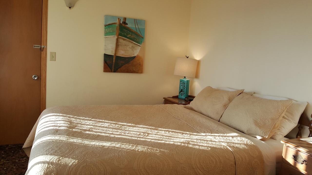 Snug Harbor Inn Sturgeon Bay Extérieur photo