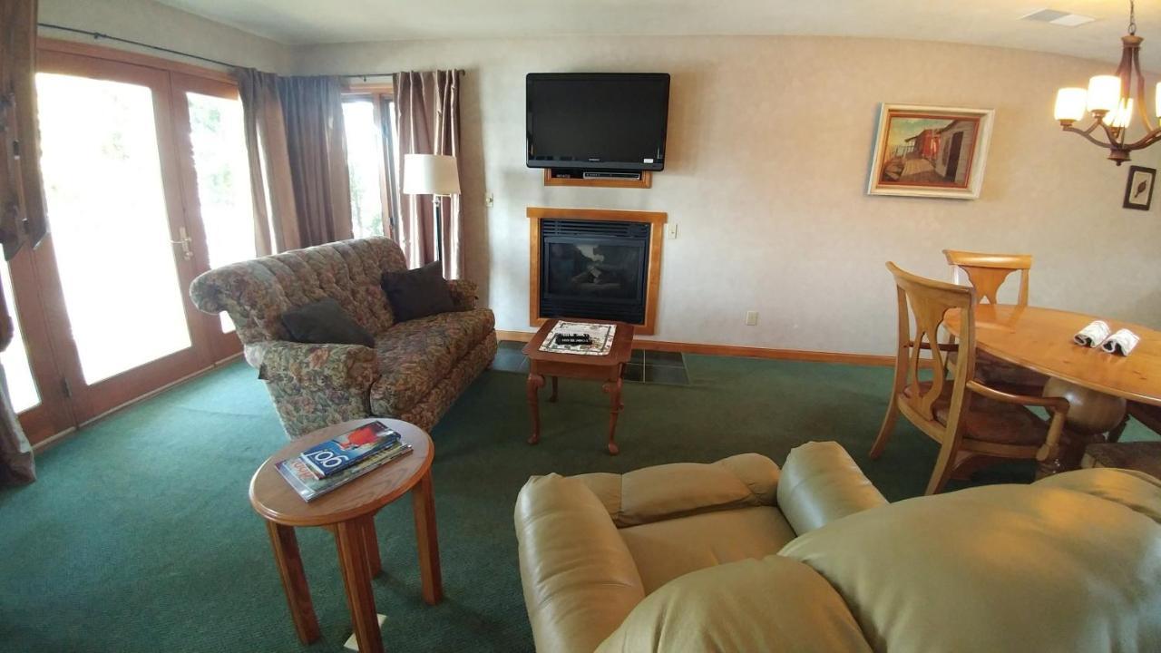 Snug Harbor Inn Sturgeon Bay Extérieur photo