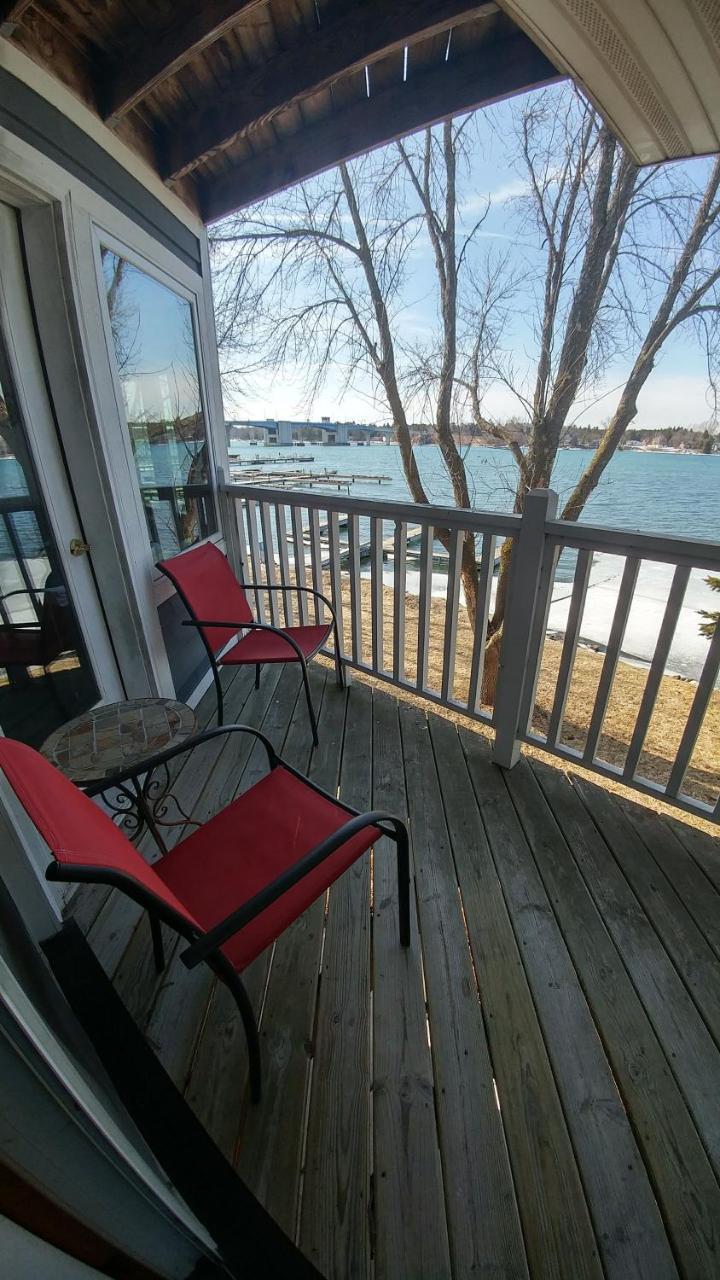 Snug Harbor Inn Sturgeon Bay Extérieur photo
