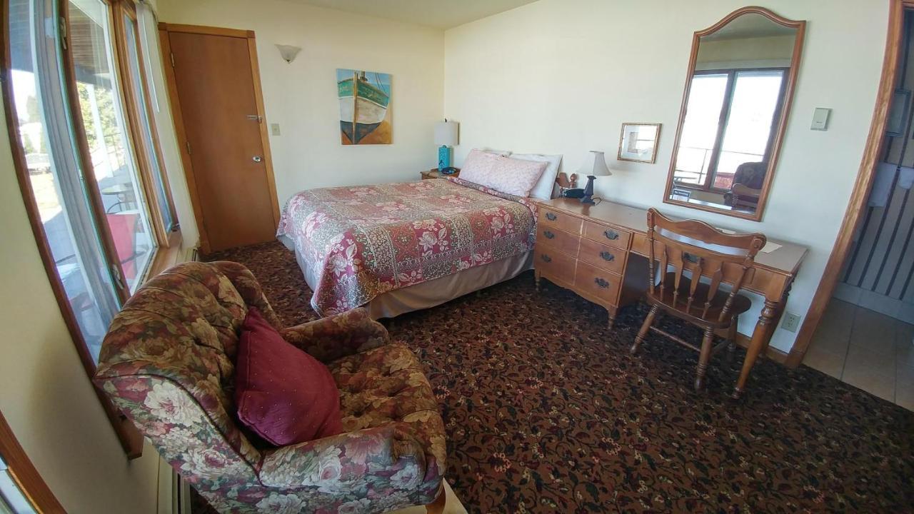 Snug Harbor Inn Sturgeon Bay Extérieur photo