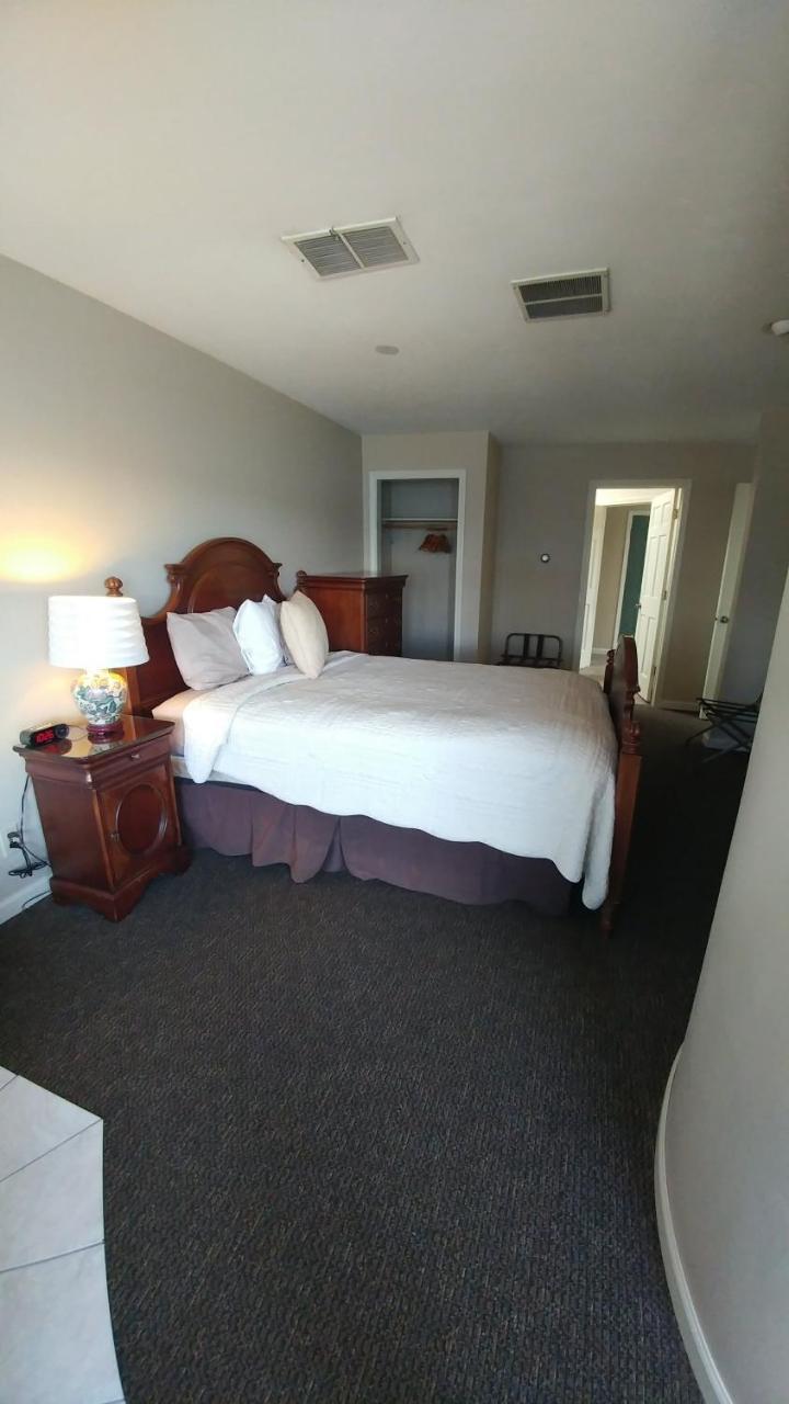 Snug Harbor Inn Sturgeon Bay Extérieur photo