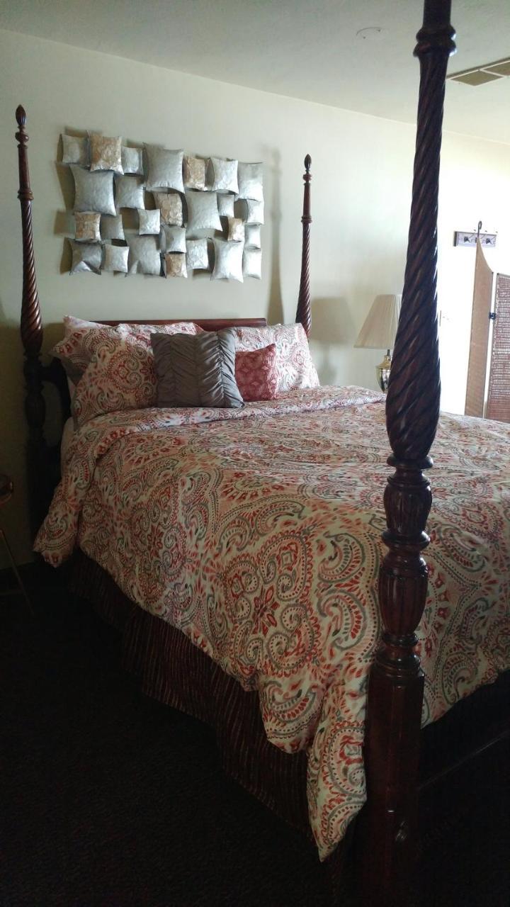 Snug Harbor Inn Sturgeon Bay Extérieur photo