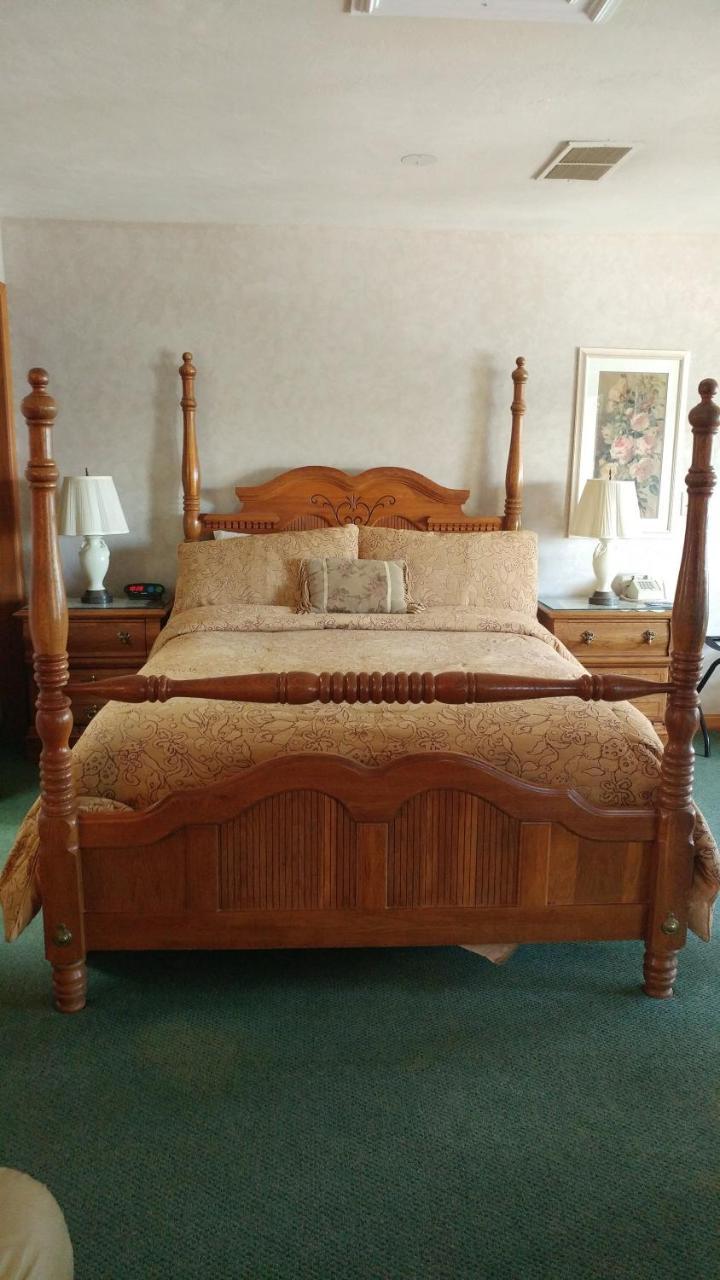 Snug Harbor Inn Sturgeon Bay Extérieur photo