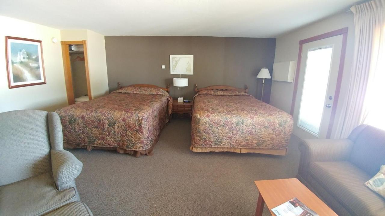 Snug Harbor Inn Sturgeon Bay Extérieur photo
